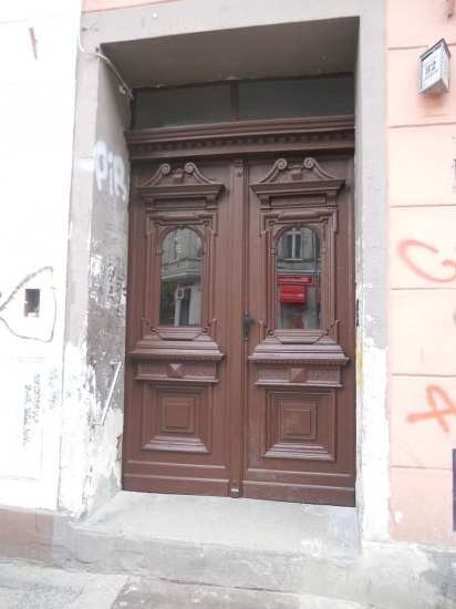  Stolarstwo-Renowacja drzwi-bram wejściowych oraz schodów.